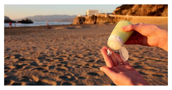 Силіконова пляшечка Humangear GoToob + Medium