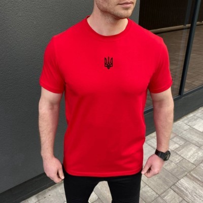 Футболка чоловіча однотонна червона Pobedov Peremoga - наклейка Герб 4см чорна