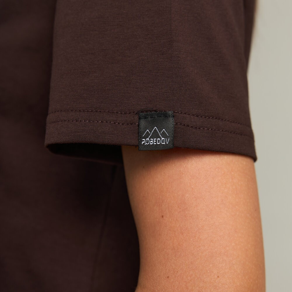 Шоколадна базова жіноча футболка Pobedov Freedom. Бавовняна трендова шоколадна жіноча футболка