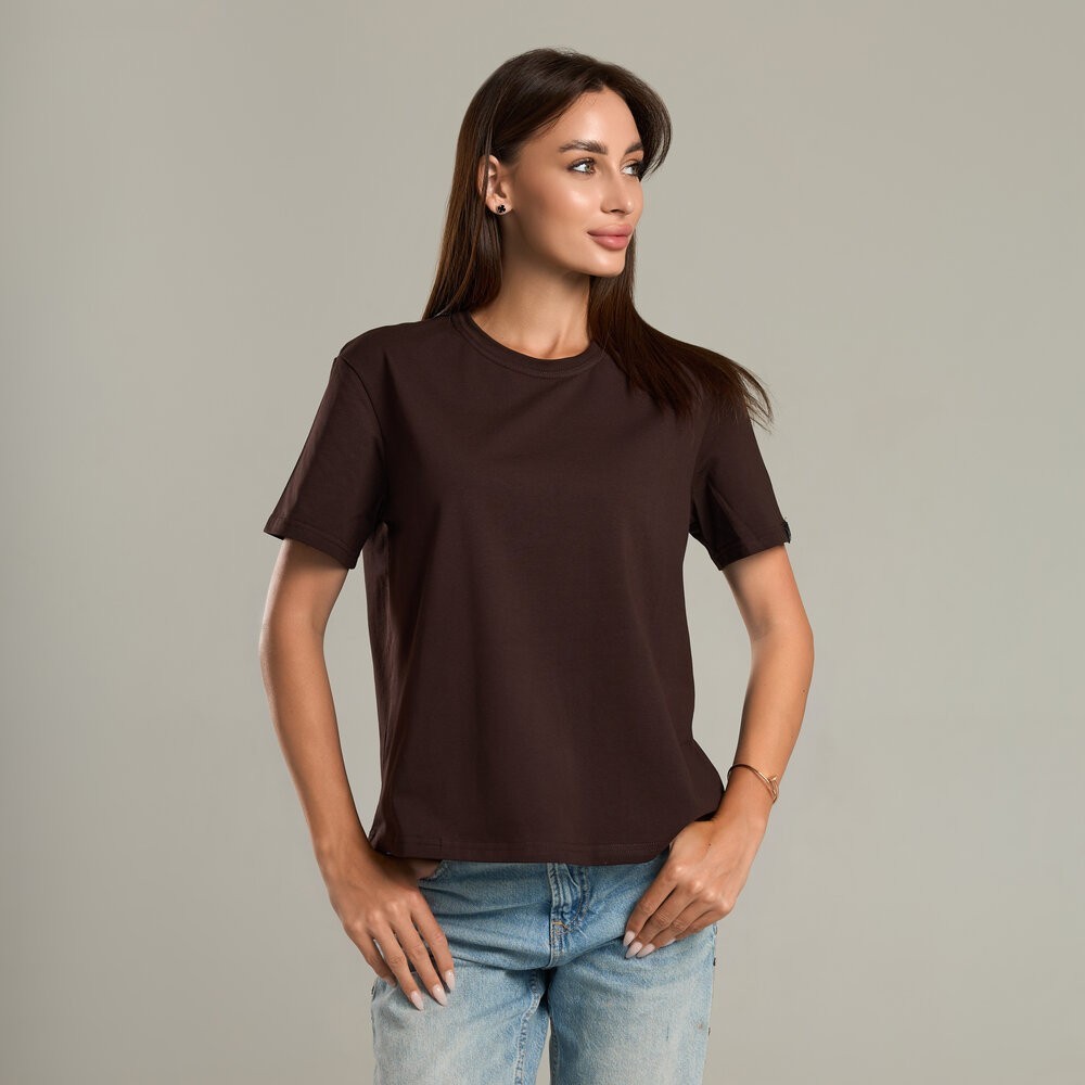 Шоколадна базова жіноча футболка Pobedov Freedom. Бавовняна трендова шоколадна жіноча футболка