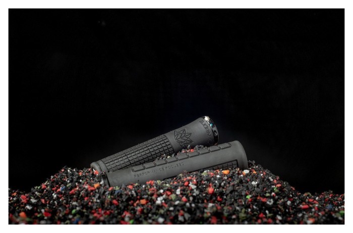 Гріпси ODI Bjorn, V2.1 Lock On, Black/White w/Black Clamp (чорні з чорними замками)