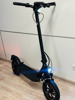 Електросамокат Maraton A3C чорний