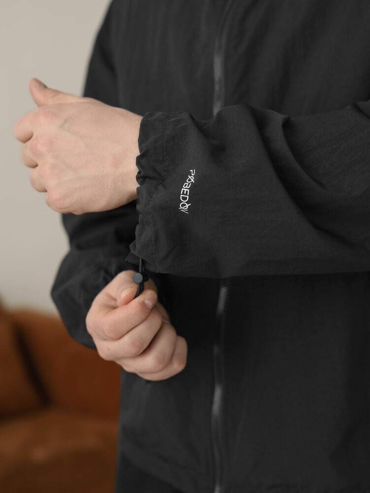 Чоловіча чорна вітрівка. Куртка-вітрівка демісезонна легка з кишенями Pobedov Neon