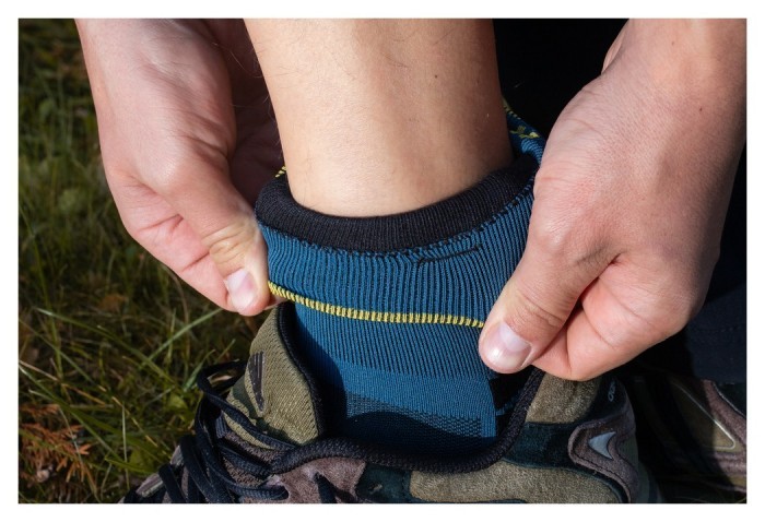 Шкарпетки водонепроникні Dexshell Running Lite 2.0 Socks, темно-блакитні, розмір S (36-38)