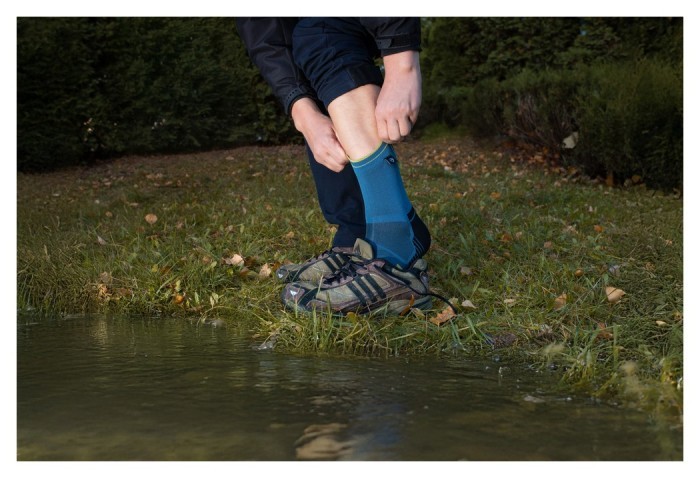 Шкарпетки водонепроникні Dexshell Running Lite 2.0 Socks, темно-блакитні, розмір M (39-42)