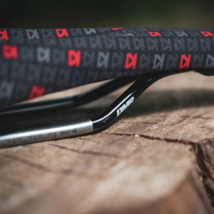 Велосипедне сідло DMR SADDLE 25 Red