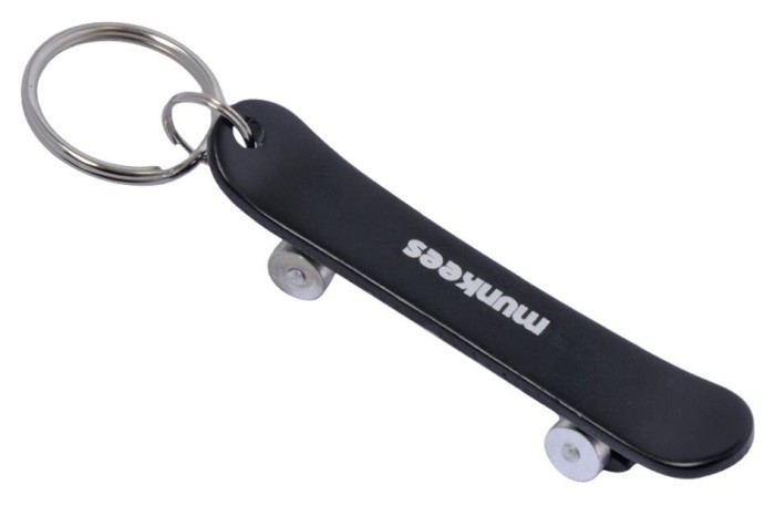 Munkees 3425 брелок-відкривачка Skateboard S black