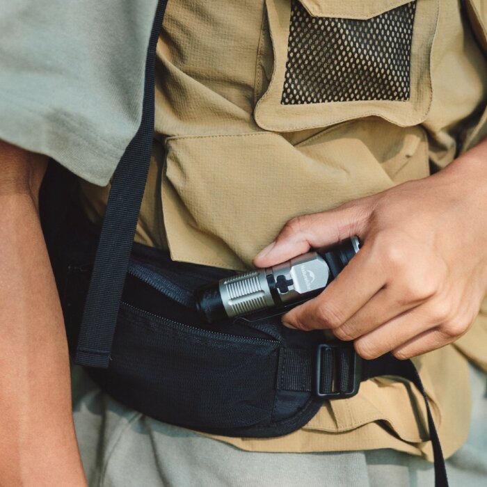 Ліхтар з кліпсою Naturehike CNK2450ZM013, чорно-сірий