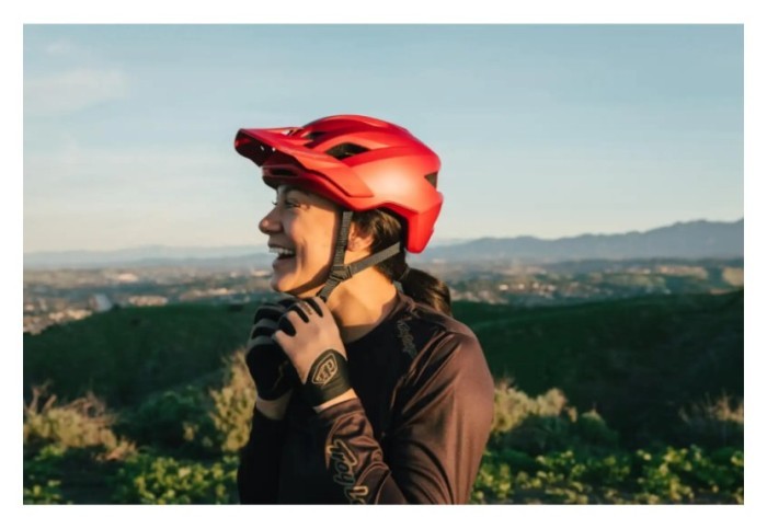 Вело шолом TLD Flowline HELMET POINT [BLACK] M/L