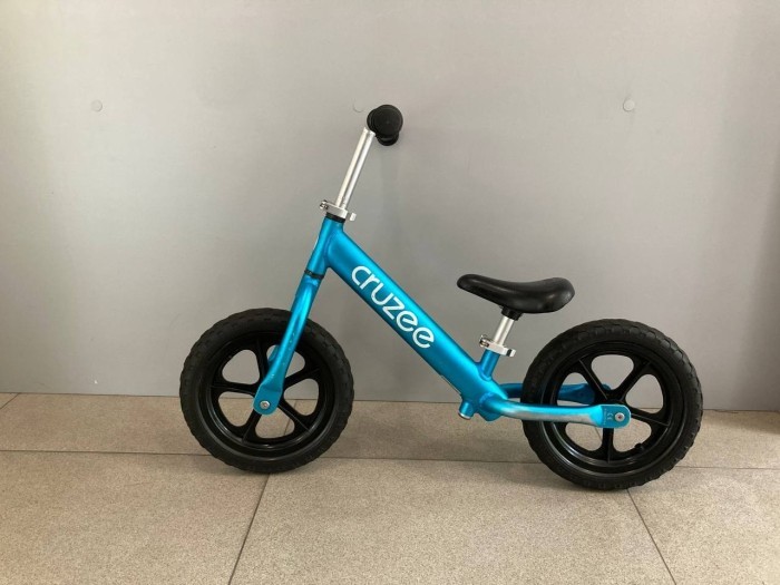 Біговел (велобег) CRUZEE 12" чорно-синій (б/у)