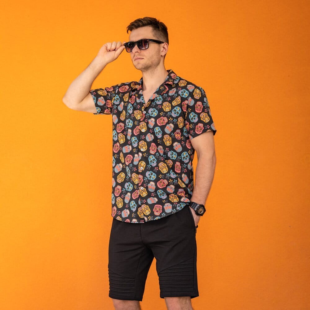 Чоловіча сорочка з коротким рукавом чорна Pobedov Kolorovi cherepy