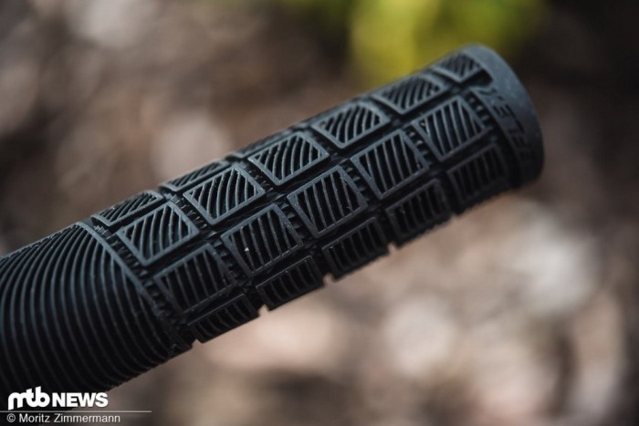 Грипси ODI Reflex v2.1 Lock-On MTB Closed End 135mm Tan