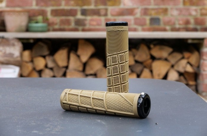 Грипси ODI Reflex XL v2.1 Lock-On MTB Closed End 135mm Army Green