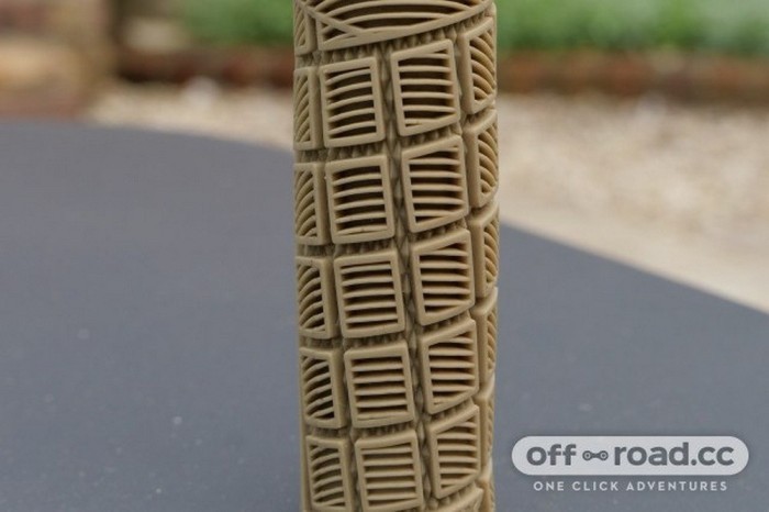 Грипси ODI Reflex XL v2.1 Lock-On MTB Closed End 135mm Tan