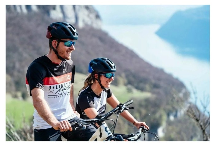 Шолом Cairn Prism II midnight-sour cherry