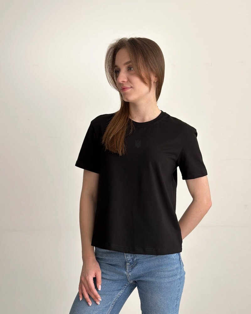 Чорна базова жіноча футболка Pobedov Freedom. Бавовняна жіноча футболка чорна