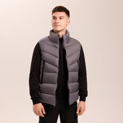 Темно-сіра жилетка для чоловіків з плащівки Pobedov Puffer