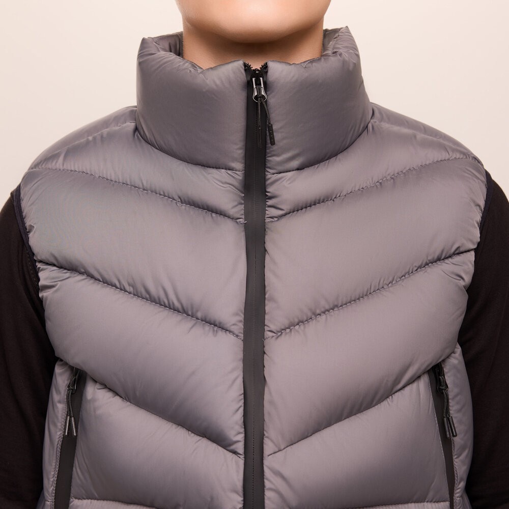 Темно-сіра жилетка для чоловіків з плащівки Pobedov Puffer