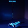 Самокат MICRO серії "Maxi Deluxe Glow LED" – СИНІЙ КРИШТАЛЬ (до 50 kg, 3-х колісний, світло) Фото - 5