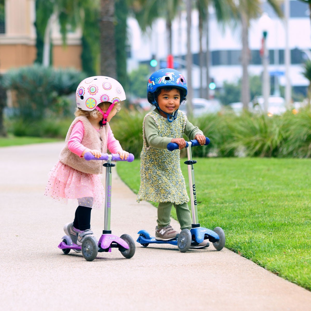 Самокат MICRO серії "Mini Deluxe Fairy Glitter LED" – ПУРПУРОВИЙ (до 50 kg, 3-х колісний, світло)