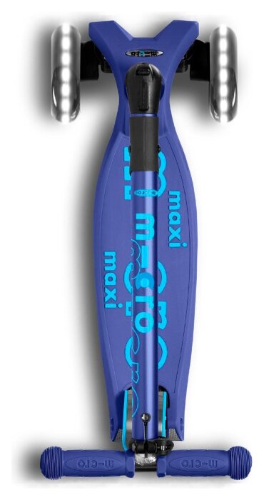 Самокат MICRO серії  "Maxi Deluxe LED" – ТЕМНО-СИНІЙ (складаний, до 50 kg, триколісний, світло)