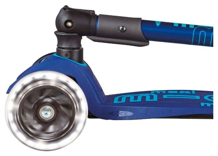Самокат MICRO серії  "Maxi Deluxe LED" – ТЕМНО-СИНІЙ (складаний, до 50 kg, триколісний, світло)