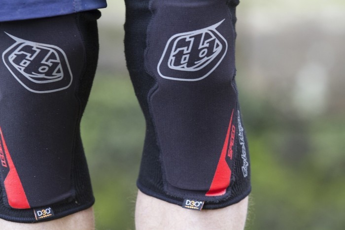 Наколінники TLD Speed Knee Sleeve [Black] Розмір XS/S