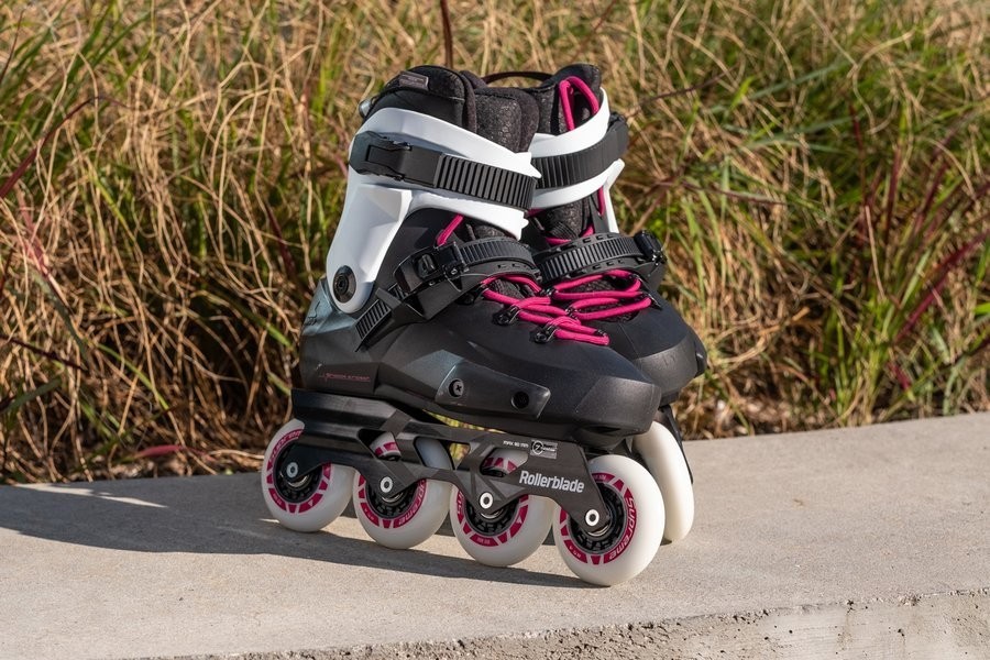 Роликові коньки для дорослих Rollerblade TWISTER EDGE W 36.5 (6US) 230мм Black/magenta (07101400)