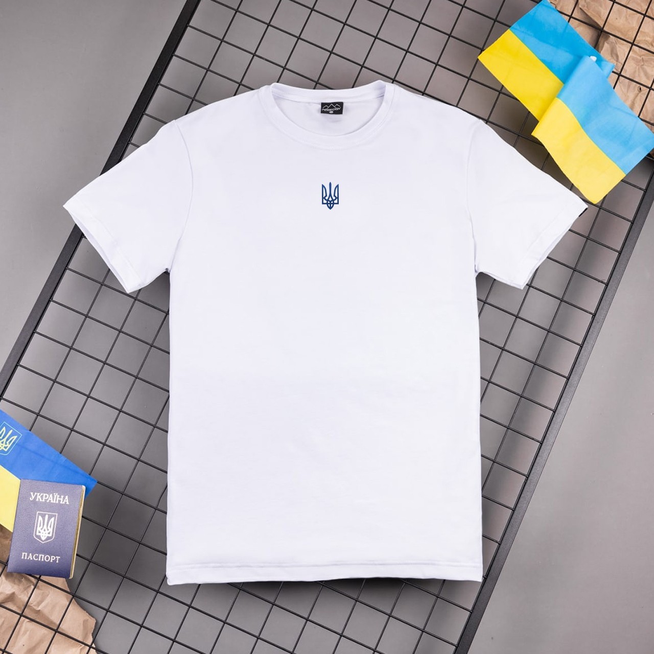 Футболка чоловіча однотонна біла Pobedov Peremoga - Герб синя вишивка