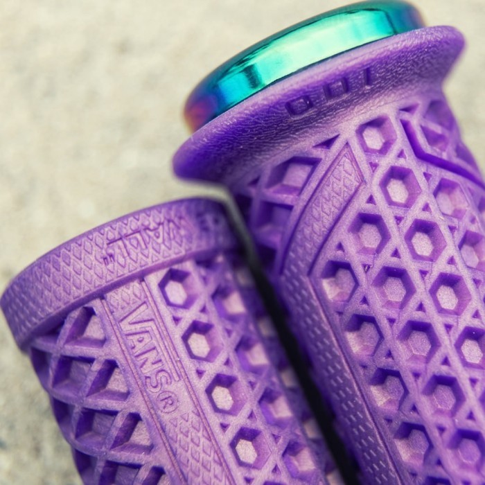 Грипси ODI Vans® Lock-On Grips Чорні з білими замками