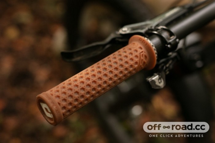 Грипси ODI Vans v2.1 Lock-On MTB Closed End 135mm Red Checker
